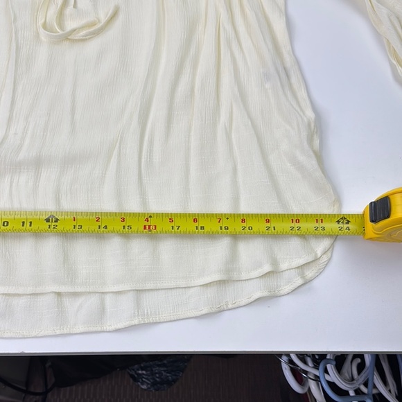 Umgee Cream Tie Front Tunic with 3/4 Sleeves size Medium - Picture 12 of 13